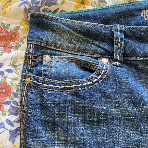 Wrangler boot cut jeans. Like new - Picture 2 of 4